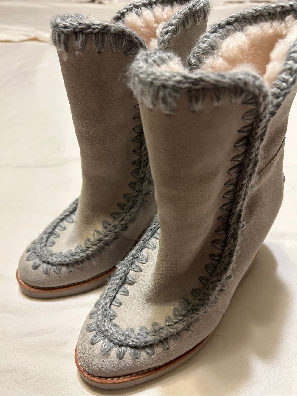 Mou Women's Light Gray Suede Shearling-Trim Boots
